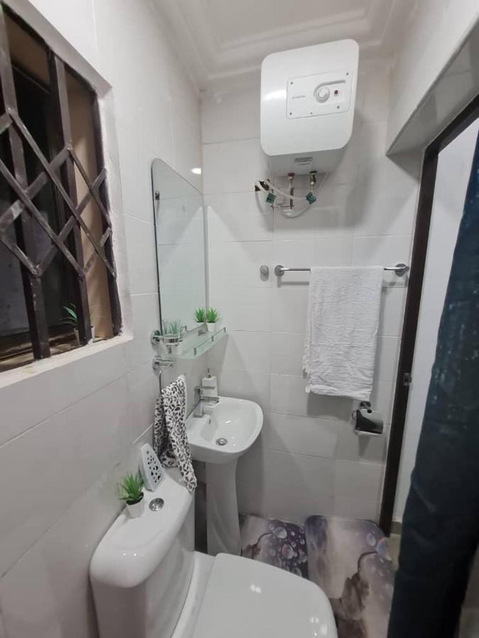 Nesta Barron -Home Away From Home North Legon Luaran gambar
