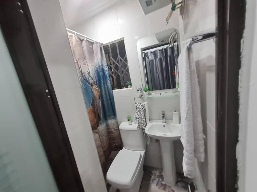 Nesta Barron -Home Away From Home North Legon Luaran gambar