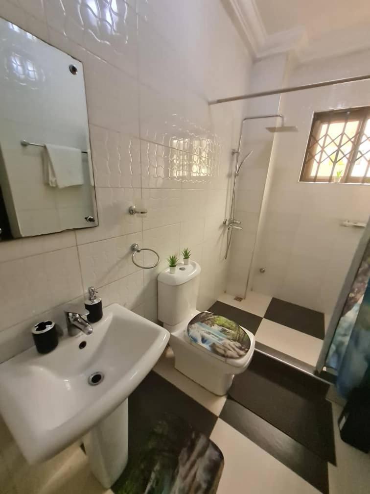 Nesta Barron -Home Away From Home North Legon Bilik gambar