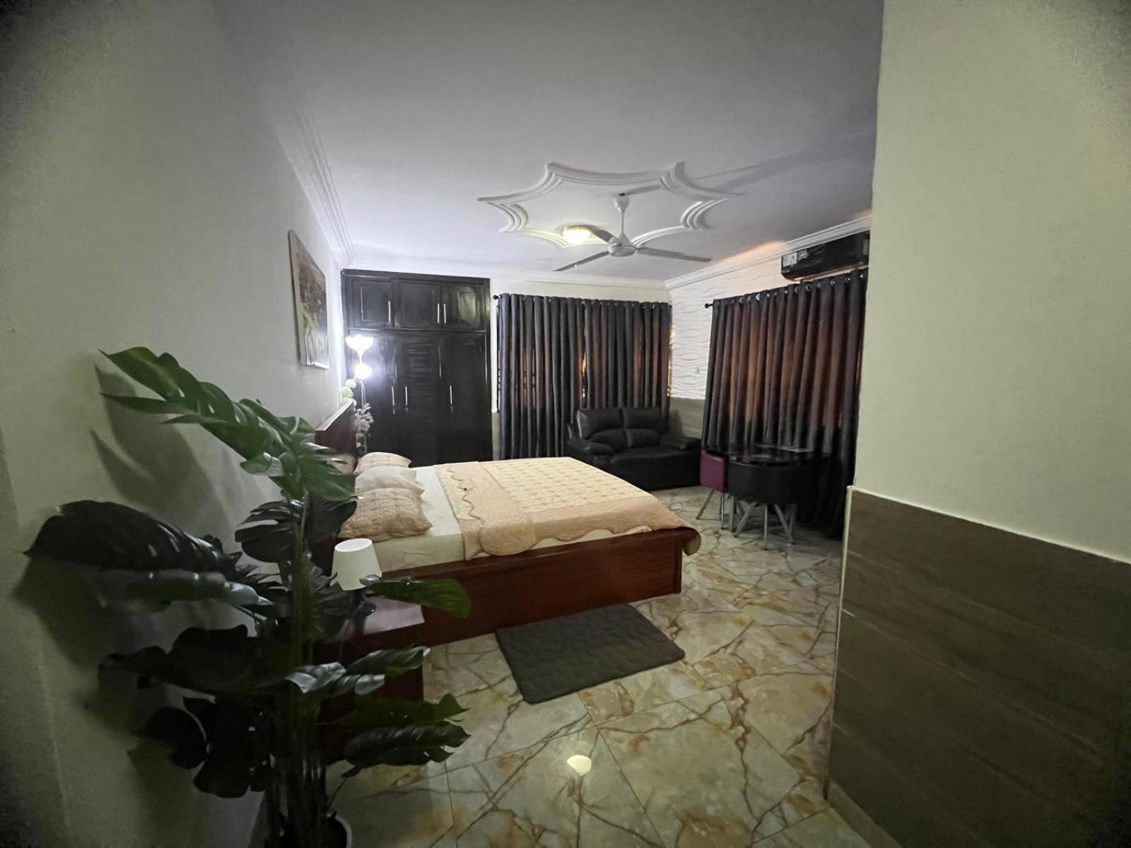 Nesta Barron -Home Away From Home North Legon Luaran gambar