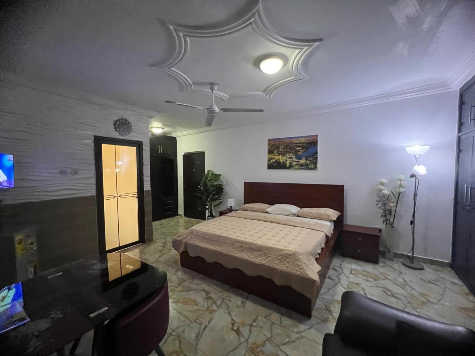 Nesta Barron -Home Away From Home North Legon Luaran gambar