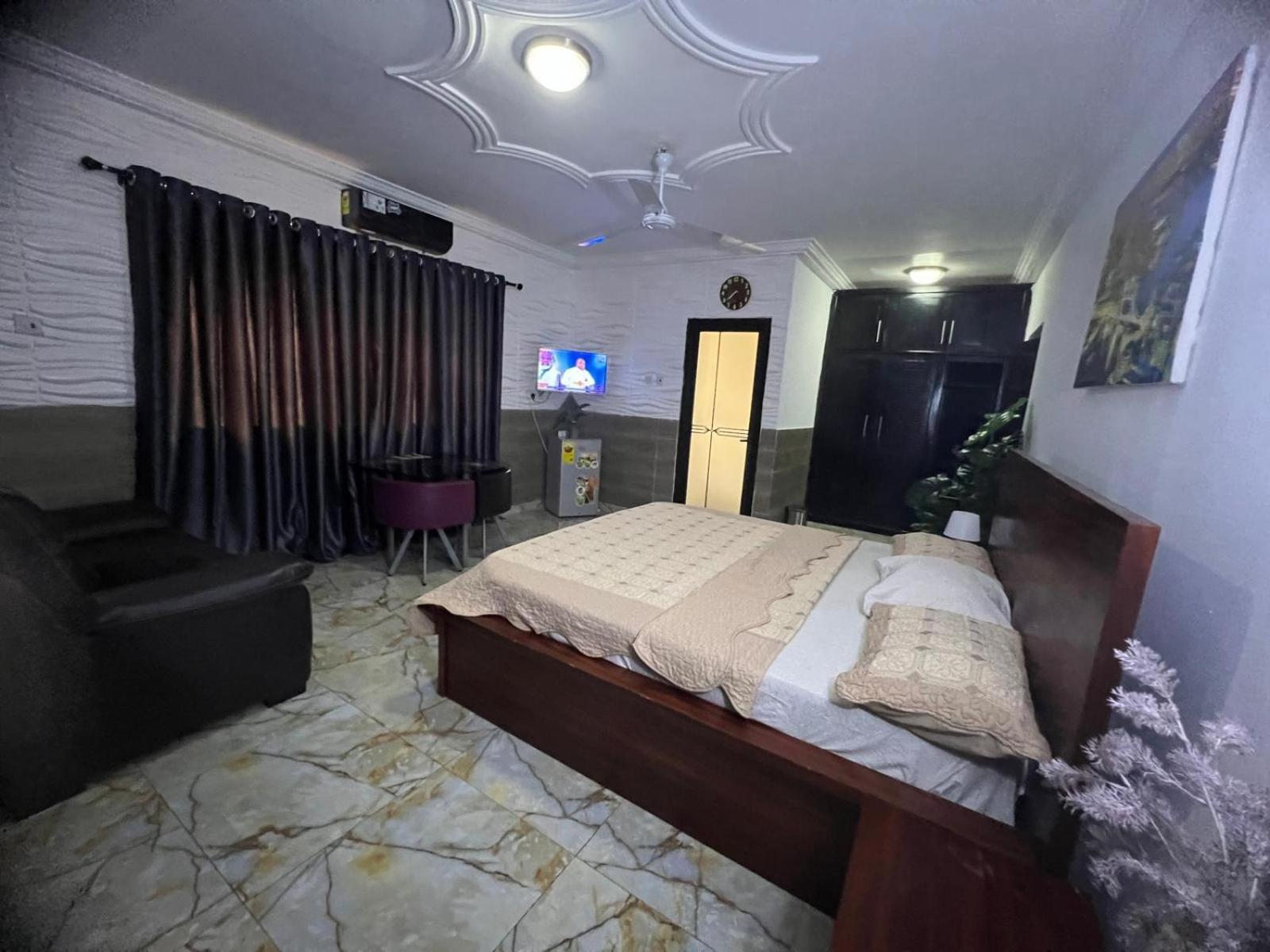 Nesta Barron -Home Away From Home North Legon Luaran gambar