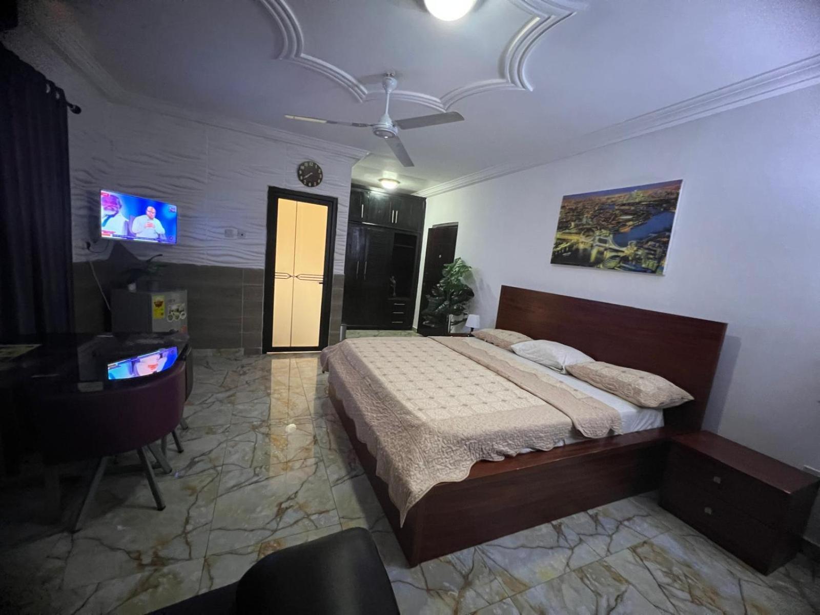 Nesta Barron -Home Away From Home North Legon Luaran gambar